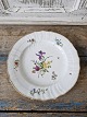 Karstens Antik 
presents: 
Royal 
Copenhagen Full 
Saxon Flower 
plate 23 cm. 
1850-98