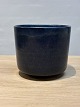 Saxbo krukke model 111 med blå glasur  H 14 cm.  kr 3000,-