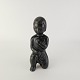 Diskometal figurGrønlandsk pige15 cm
