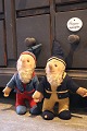 K&Co. presents: 2 old elves with fine patina and charm, stuffed with straw and dressed in felt...