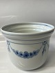 Antik Huset presents: B&G Empire flower pot coversNo. 668.Measures 11.5 X 14 cm