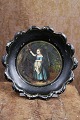 Dekorativ lille 1800 tals bemalet metal bakke med motiv ...