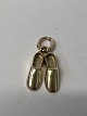 Antik Huset presents: A pair of shoe pendants / charms in 14 carat gold.Height: 1.8 cm.