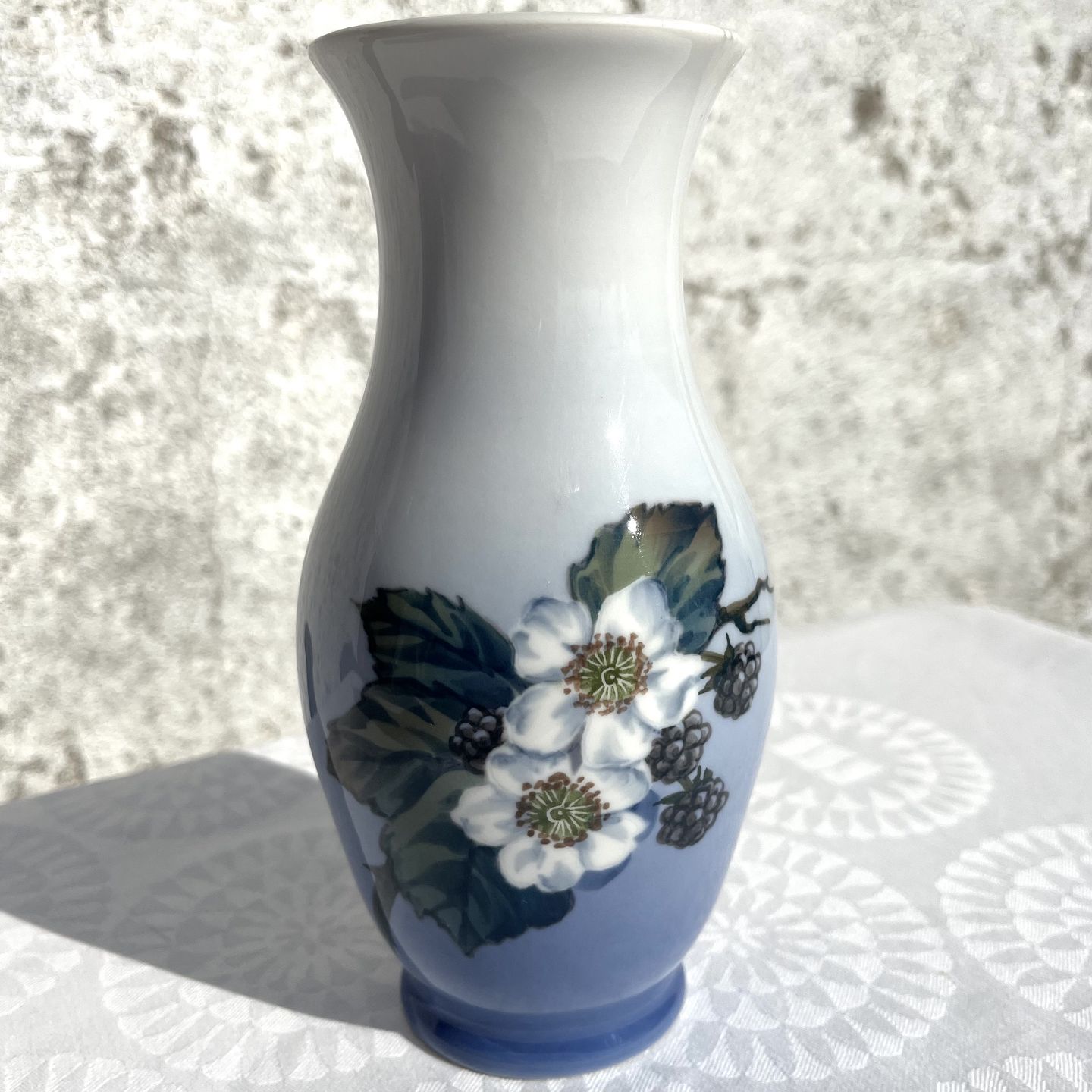 chokerende tre Hofte Moster Olga - Antik & Design - Royal Copenhagen * Vase * Med brombær * #288 / 2289 * *300kr - Royal Copenhagen * Vase * Med brombær * #288 / 2289 * *300kr chokerende tre Hofte Moster Olga - Antik & Design - Royal Copenhagen * Vase * Med brombær * #288 / 2289 * *300kr - Royal Copenhagen * Vase * Med brombær * #288 / 2289 * *300kr