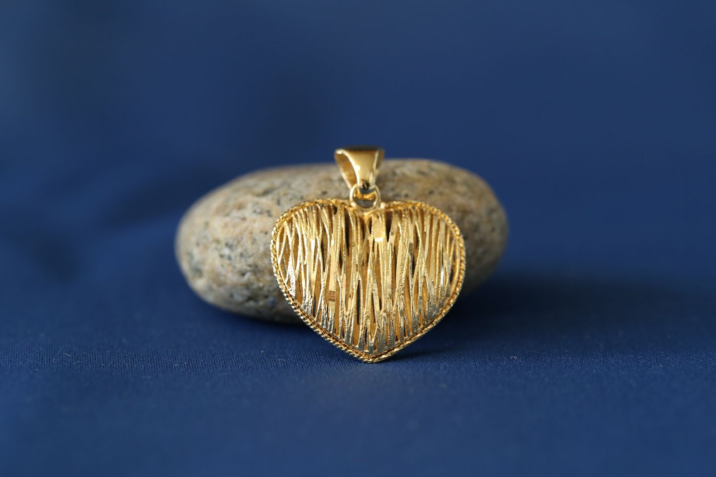 SALT. Fine Jewelry  14K FLUTED GOLD HEART CHARM