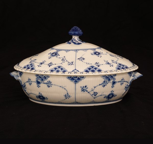 Royal Copenhagen blue fluted full lace tureen. #1129. L: 28cm