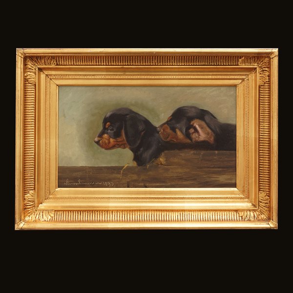 Simon Simonsen gravhunde. Simon Simonsen, 1841-1928, olie på plade. Motiv i form 
af to gravhunde. Signeret og dateret 1893. Lysmål: 19x32cm. Med ramme: 32x45cm