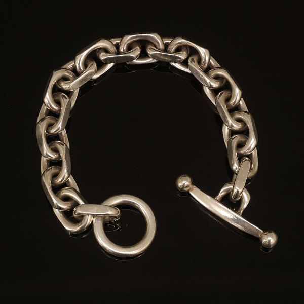 Sterlingsilver anchor bracelet from F. Hingelberg, Denmark. L: 20cm. W: 77gr