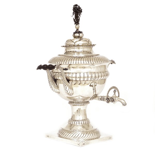 Large Empire silver water machine. Copenhagen 1822. H: 42cm. W: 1.544gr