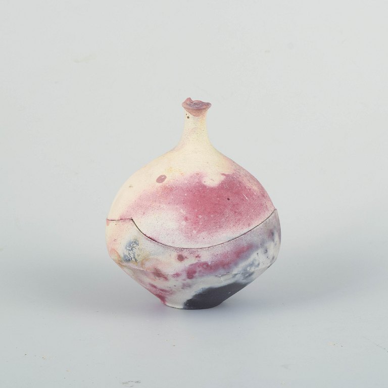 Skandinavisk studiokeramiker
Lågkrukke, 1980/90’erne.