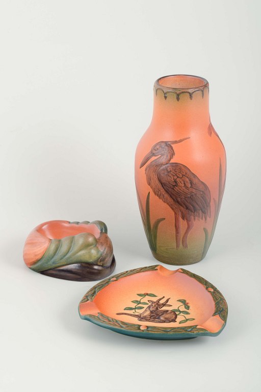 Ipsens Enke
Vase, askebæger og pibeholder, modelnumre 150, 50 og 764.