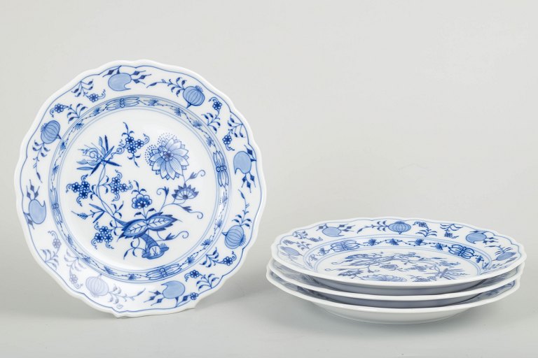 Meissen Blue Onion4 salad plates.