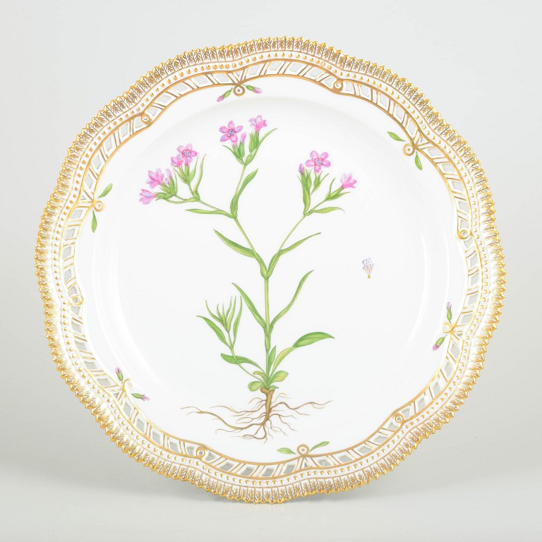 Royal Copenhagen – Flora DanicaLarge openwork platter / dish, late 20th century.