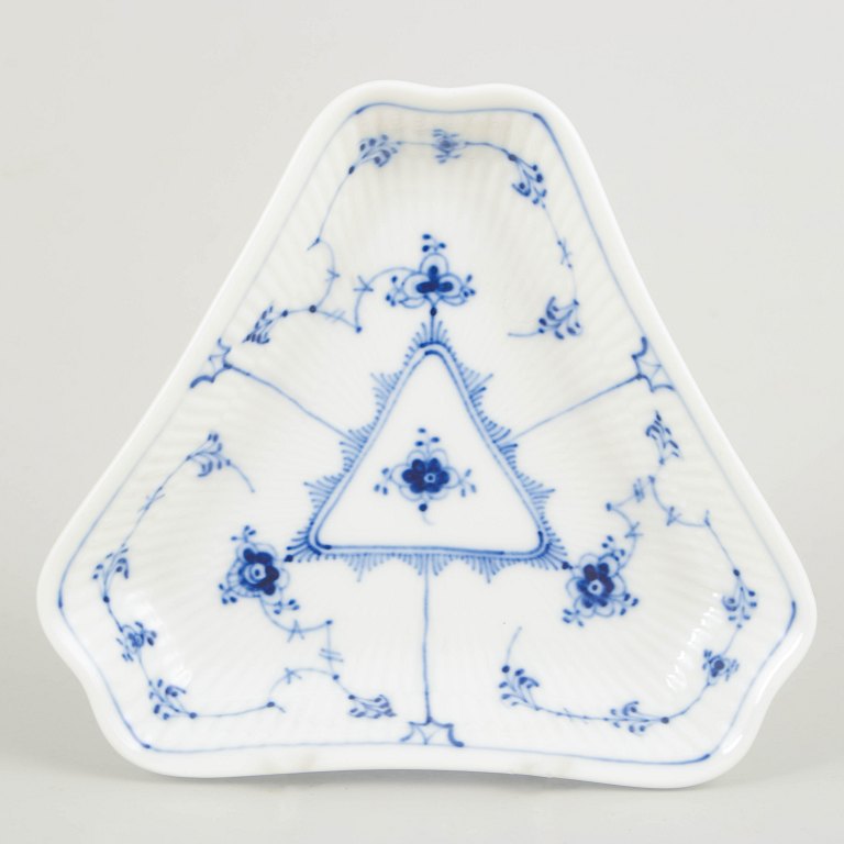 Royal Copenhagen Blue Fluted Plain triangular small plate, 1960s.