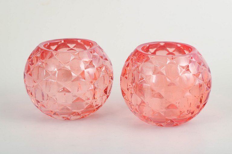 Kjell Engman for Kosta Boda, et par fyrfadsstager.