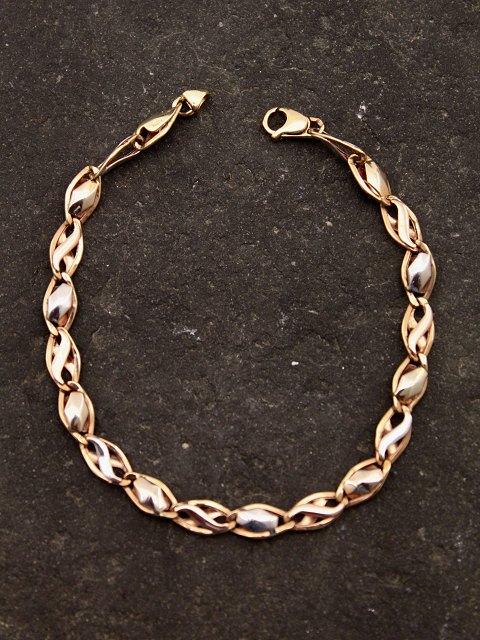 14 carat gold bracelet